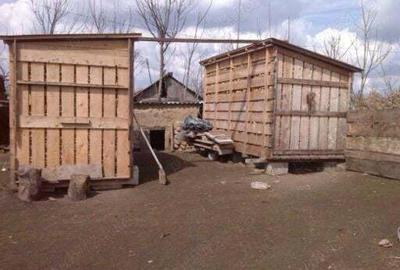 Vand casa ?i gradina mare. - 2