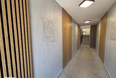 Apartament cu 3 camere decomandat în Cristian - 2