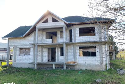 Casă cu 6 camere cu Teren 1800 Mp în Iclod - 11