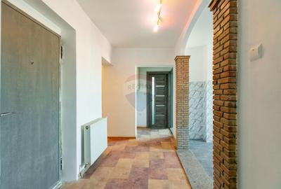 Apartament cu 3 camere decomandat în Traian - 4