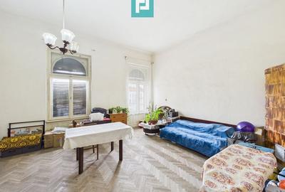 Apartament cu 3 camere semidecomandat în Central - 1