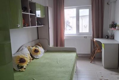 Apartament cu 3 camere decomandat în Marghiloman - 8