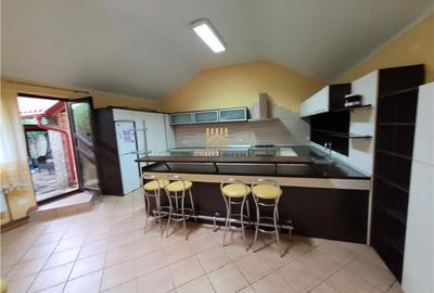 Casă cu 6 camere cu Teren 700 Mp în Central - 8