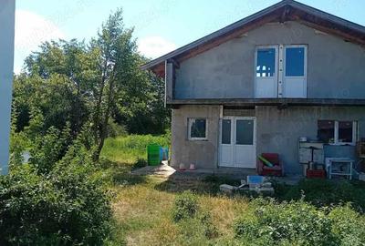 Casa Girov 152mp P+M ila sosea asfaltata din BCA teren 1240mp intravilan la rosu termopan acoperita - 2