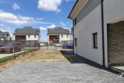 Casă individuală cu 4 camere cu Teren 741 Mp în Dezmir - 2