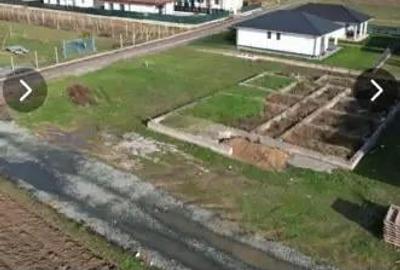 Teren 13 ari cu funda?ie ?i proiect de casa, utilita?i complete, Sat Sasar - 2