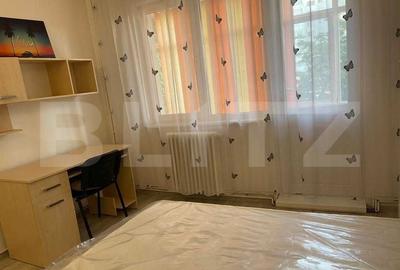 Apartament de inchiriat, cu 3 camere, 75 mp, zona Podul Ros - 2