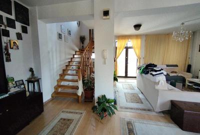 Casă cu 6 camere cu Teren 180 Mp în Băneasa - 4
