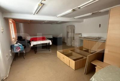 Casă cu 7 camere cu Teren 266 Mp în Central - 15