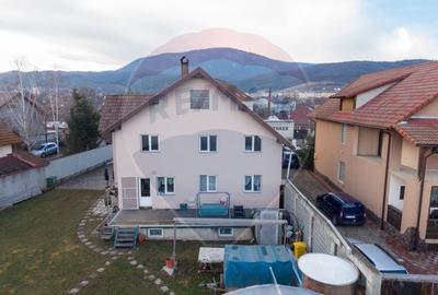 Casă cu 7 camere cu Teren 500 Mp în Central - 6