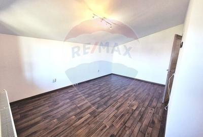 Casă cu 5 camere cu Teren 216 Mp în Vârteju - 7