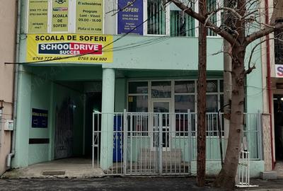 Spațiu comercial, de 80 mp, în Central