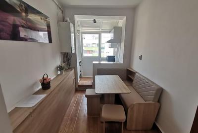 INCHIRIEZ apartament 3 camere decomandat,renovat,zona Mihai Viteazul - 4