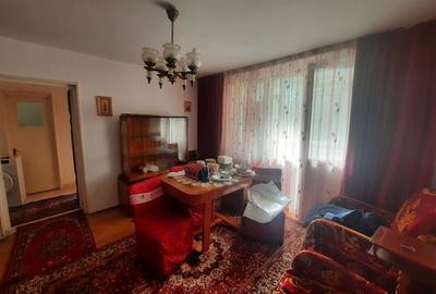 Apartament cu 3 camere semidecomandat, mobilat în Dărmănești - 1