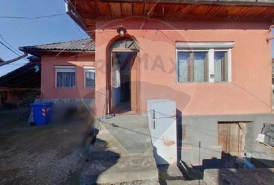 Casa cu 5 camere de vanzare, str. Cri?an - 1