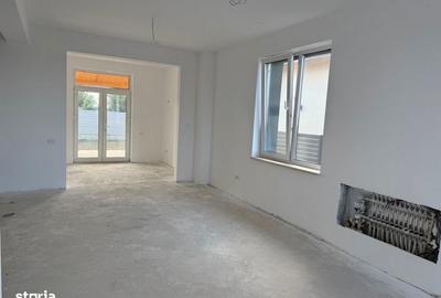 Casă cu 4 camere cu Teren 440 Mp în Frumușani - 2