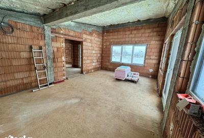 Casă cu 3 camere cu Teren 9000 Mp în Tăuții-Măgherăuș - 10