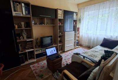 Apartament cu 4 camere decomandat în Traian