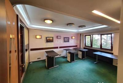 Apartament cu 3 camere decomandat în Central - 11