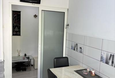 Apartament cu 3 camere decomandat, mobilat în Central - 2