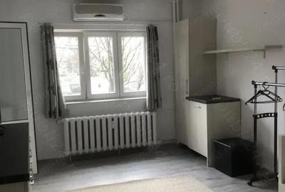 Garsonieră decomandată, mobilată în Titan