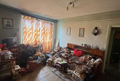Apartament cu 3 camere semidecomandat în Craiovița Nouă - 1