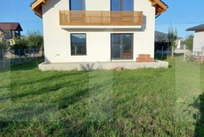 Casă cu 4 camere cu Teren 692 Mp în Central - 16