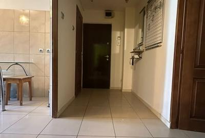 Spatios! Ap. 3 camere decomandat, zona Garii, etaj 2. - 3