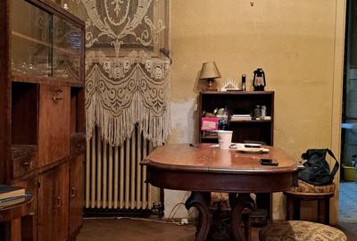 Apartament cu 3 camere semidecomandat în Universitate