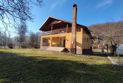 Casă cu 4 camere cu Teren 1300 Mp în Central - 6