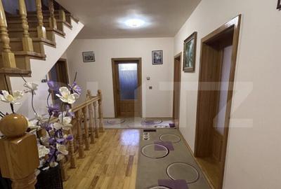 Casa spa?ioasa, 11 camere, 600 mp, teren 1450 mp, zona Li - 14