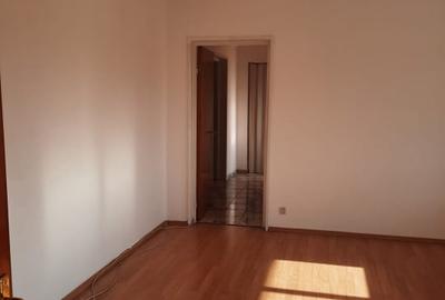 3 camere | bloc reabilitat | loc parcare | 1 min Metrou Lujerului