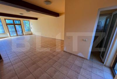 Spa?iu de inchiriat, 55 mp utili, zona Micro 4 - 2