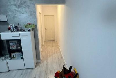 Apartament cu 3 camere semidecomandat în Craiovița Nouă - 5