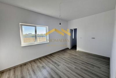 Casă individuală cu 3 camere cu Canalizare în Moșnița Veche - 13