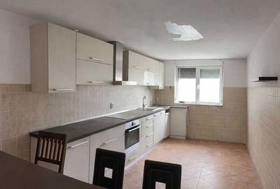 Casă cu 3 camere în Central - 1