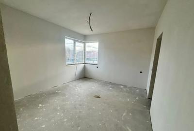 Casă cu 4 camere cu Teren 812 Mp în Satu Nou de Jos - 10