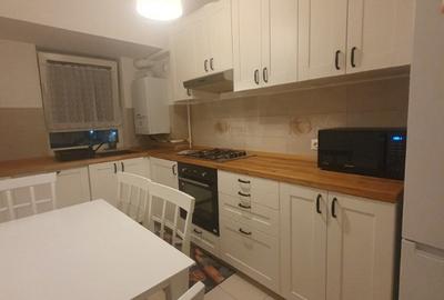 Apartament cu 3 camere semidecomandat în Central - 3