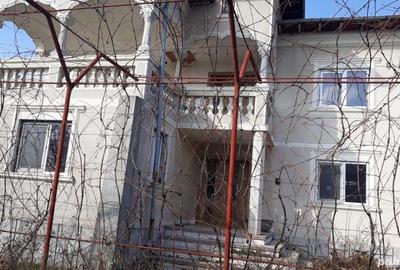 Casă în Dealu - 1