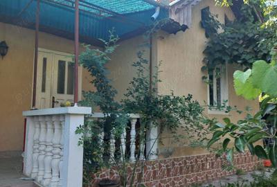 Casa de vanzare 4 camere - 10