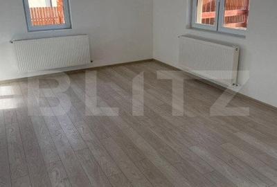 Casă cu 3 camere cu Teren 400 Mp în Reghin - 9