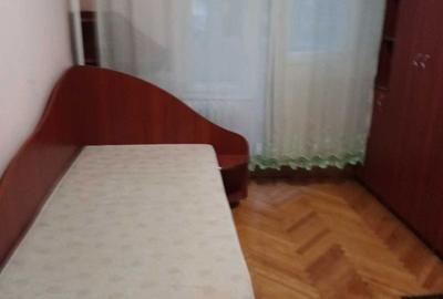Apartament cu 3 camere decomandat în Sud