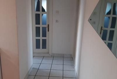 Apartament de vanzare - 2 camere et. 2, Reghin bld. Unirii