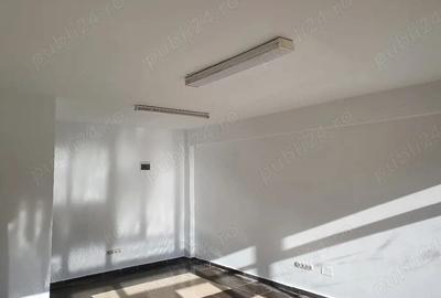 Spațiu comercial, de 30 mp, în Central - 3