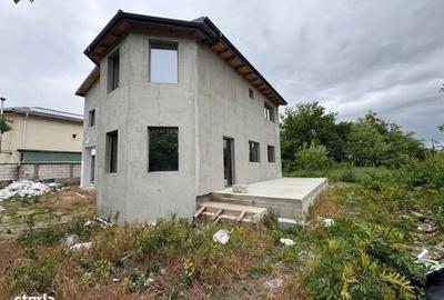 Casă cu 4 camere în Odăile