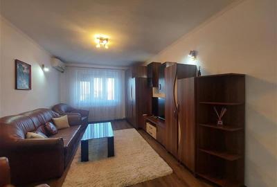 Apartament cu 3 camere decomandat, mobilat în Sud