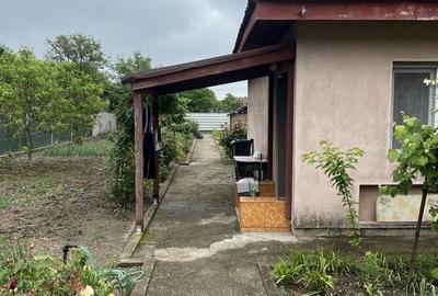 Casă cu 2 camere decomandat în Găești - 7