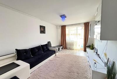 Apartament cu 3 camere semidecomandat, mobilat în Militari