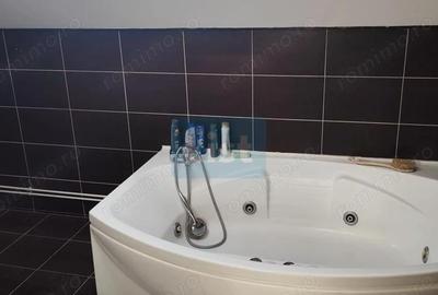 Casă cu Teren 955 Mp în Central