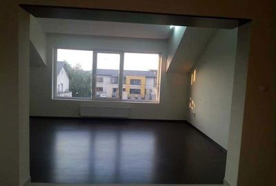 Apartament cu 3 camere decomandat în Central - 1